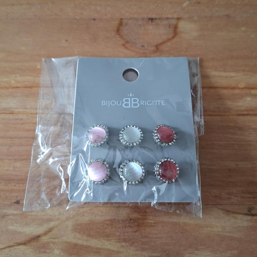 Oorbellen met steentje en strassrand - Bijou Brigitte, Overige materialen, Nieuw, Ophalen of Verzenden, Knopjes of Stekers