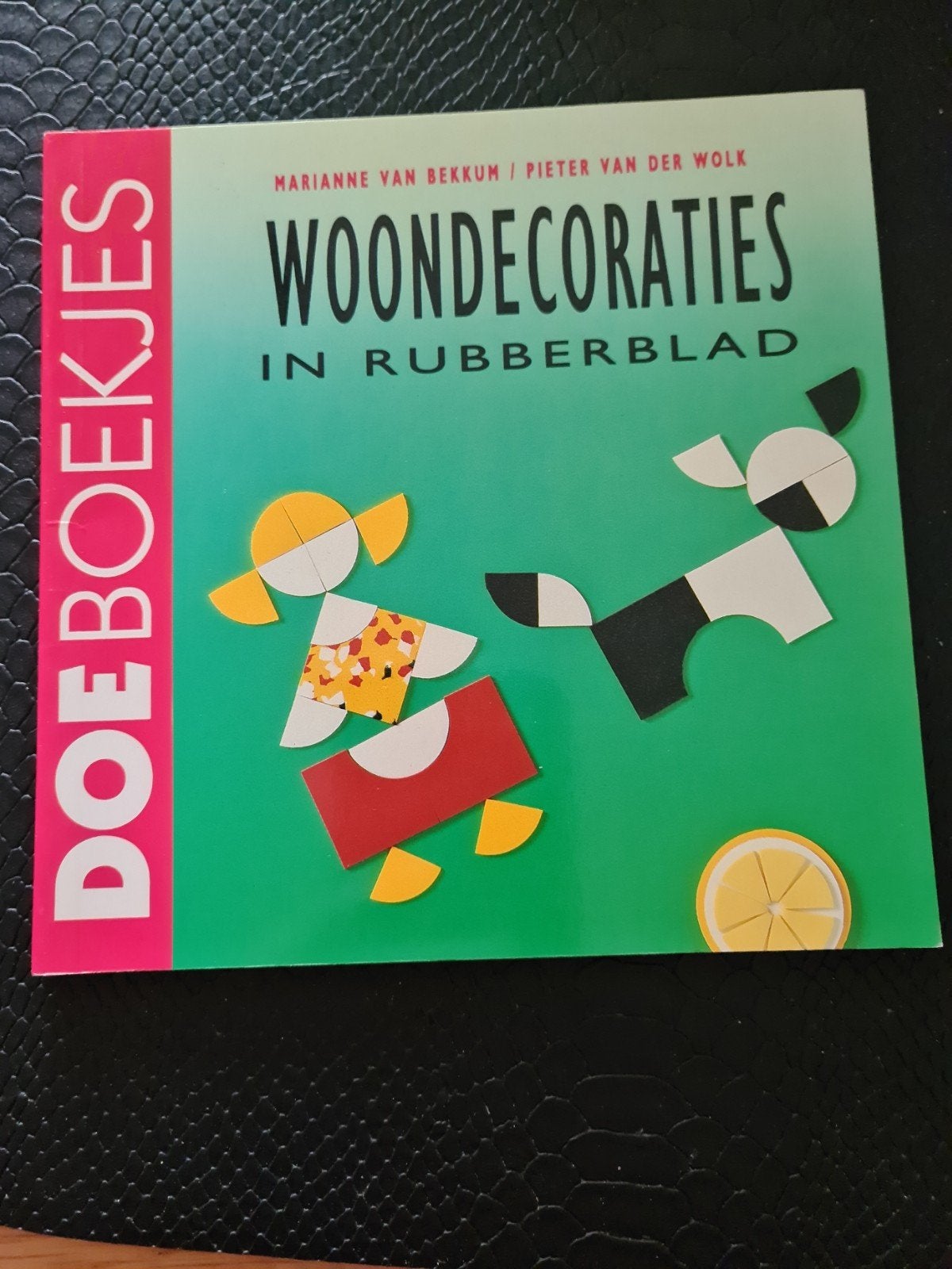 M. van Bekkum - Woondecoraties in rubberblad, Ophalen of Verzenden, Zo goed als nieuw, M. van Bekkum; P. van der Wolk
