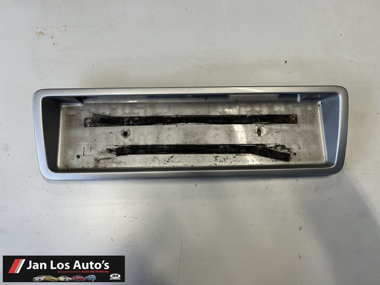 Kentekenplaathouder Audi A8 D2 4D0853465B, Auto-onderdelen, Overige Auto-onderdelen, Audi, Gebruikt, Ophalen of Verzenden