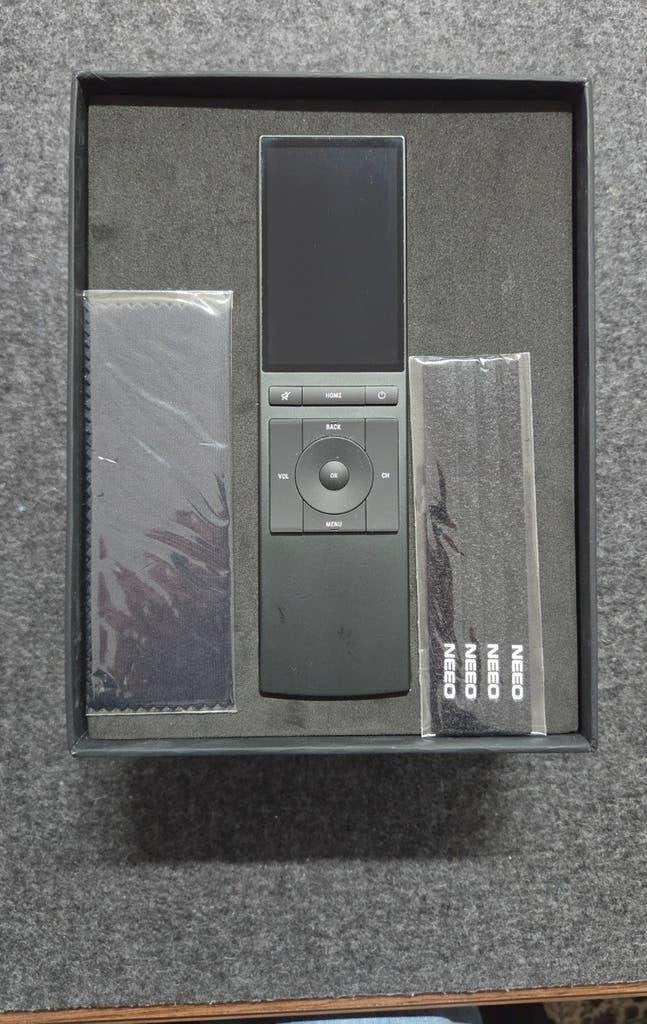 NEEO The Thinking Remote + Brain (Smart Home)  - z.g.a.n., Game console, Gebruikt, Universeel, Ophalen of Verzenden