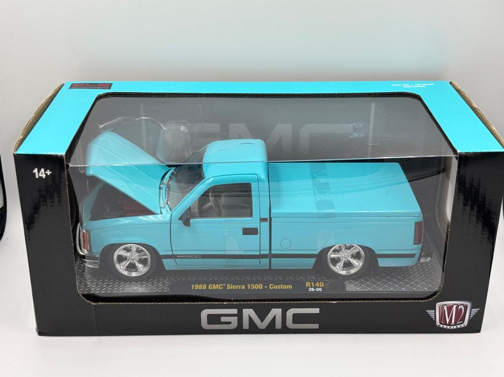M2 Machines GMC Sierra pick-up 1:24 model diecast, Ophalen of Verzenden, Zo goed als nieuw, Auto, Overige merken