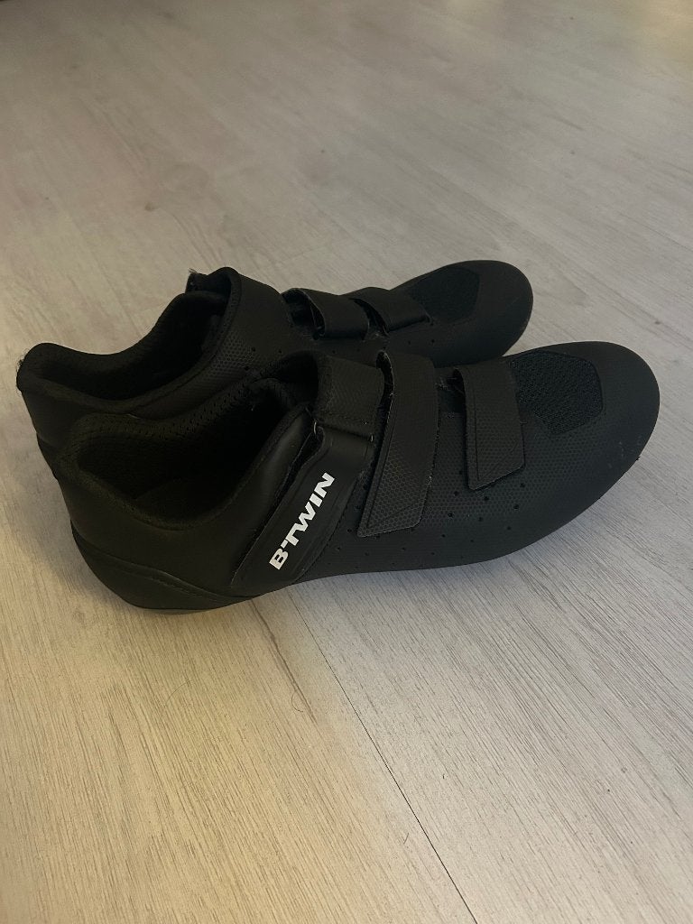 Fietsschoenen 44 EU incl. schoenplaatjes, Fietsen en Brommers, Fietsaccessoires | Fietskleding, Dames, Schoenen, Overige maten