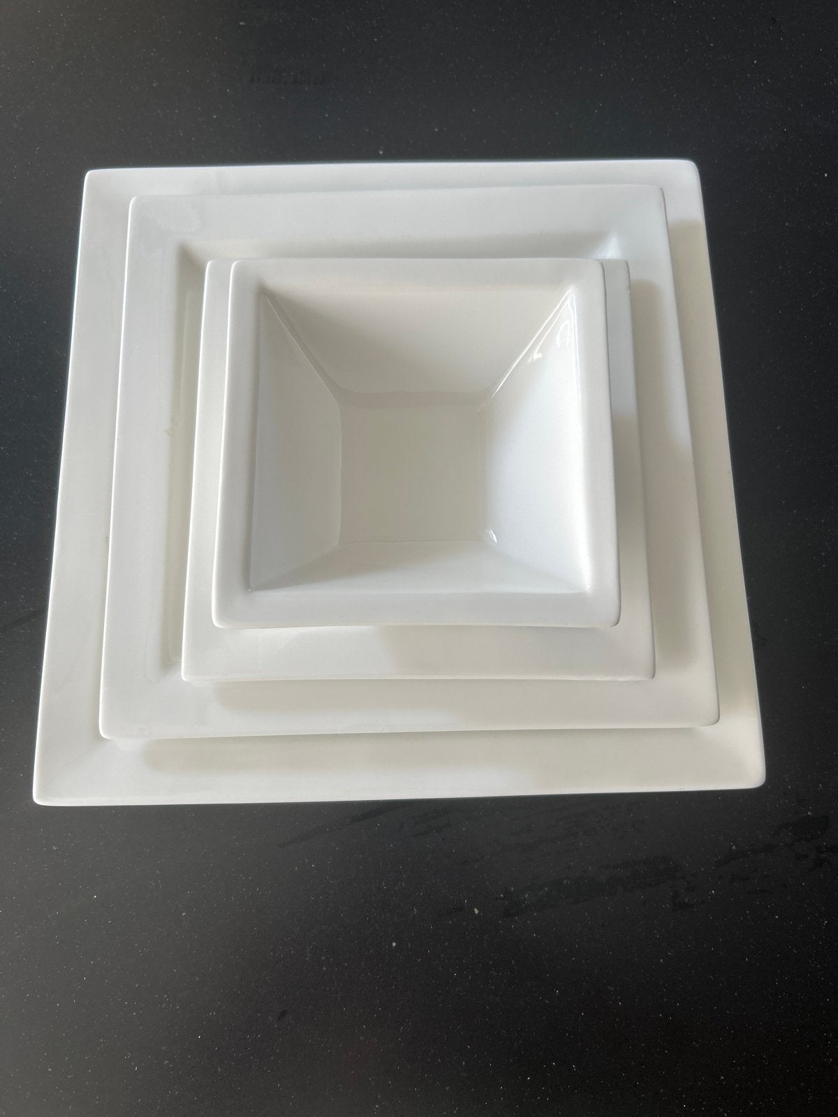 Wit vierkant servies set - Borden, schalen en theepot, Ophalen, Gebruikt, Overige merken, Bord(en)