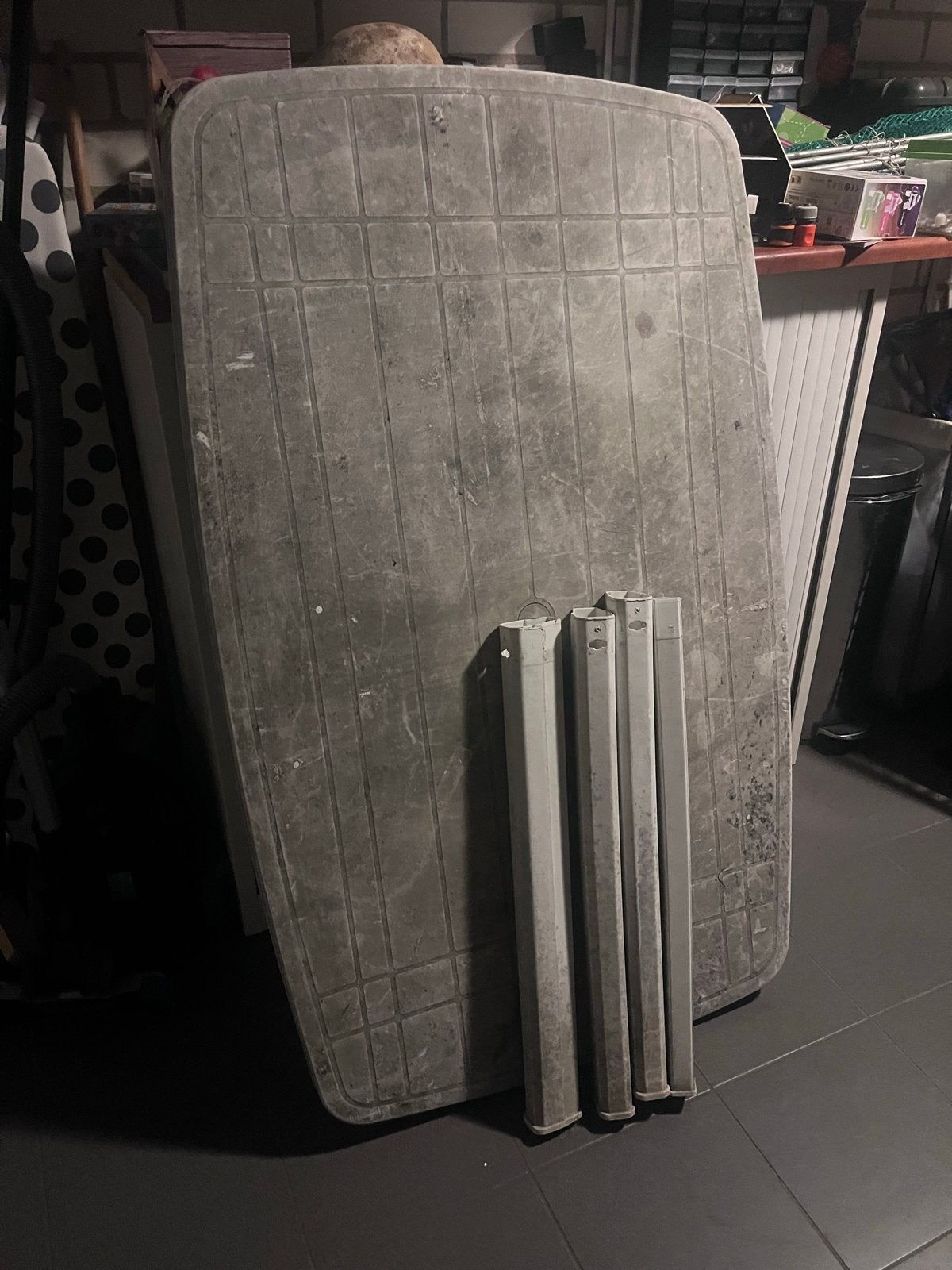 Gratis kunststof tuintafel - Gebruikt, Ophalen, Gebruikt, Rechthoekig, Kunststof