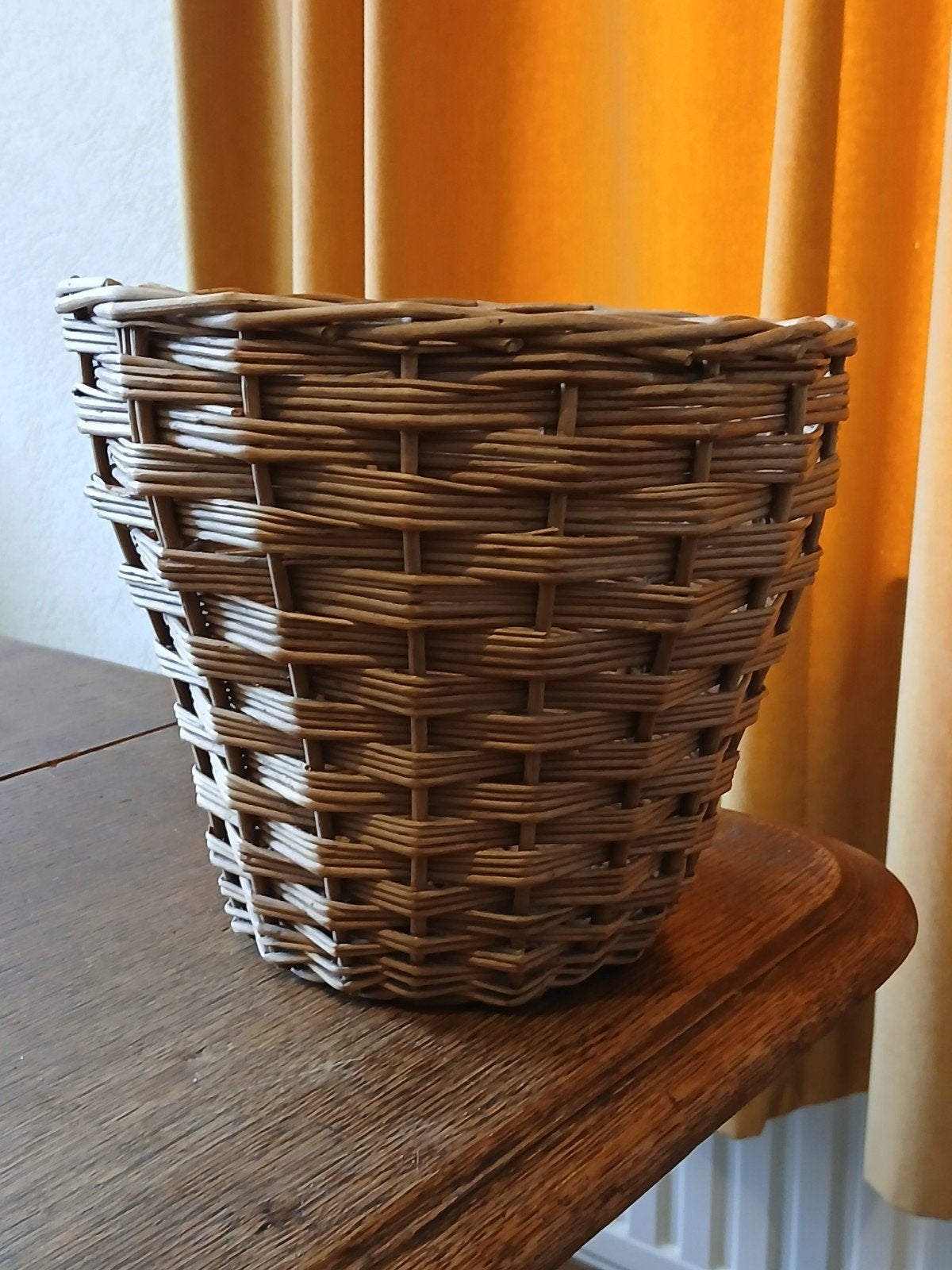 OUD HANDGEMAAKT MANDJE HG 20.4   DOORSNEE 24 CM.., Huis en Inrichting, Woonaccessoires | Schalen en Manden, Rond, Ophalen of Verzenden