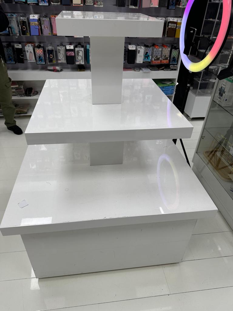 Piramide Tafel Hoogglans Wit -gruppo corso, Ophalen of Verzenden, Gebruikt