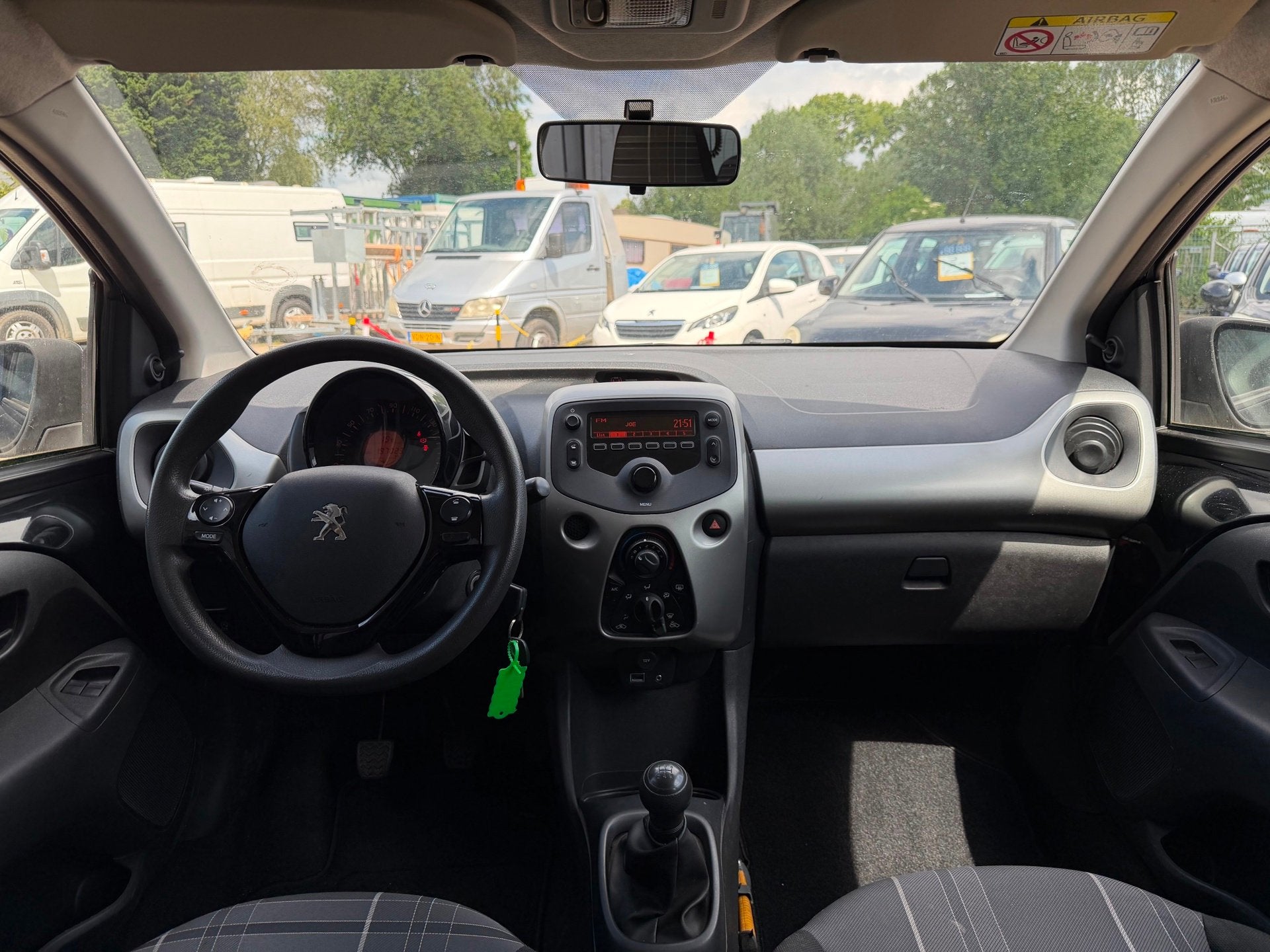 Peugeot 108 1.0 | Airco | E-Pakket | Bluetooth |nieuwe APK, Auto's, Voorwielaandrijving, Gebruikt, Euro 6, 4 stoelen