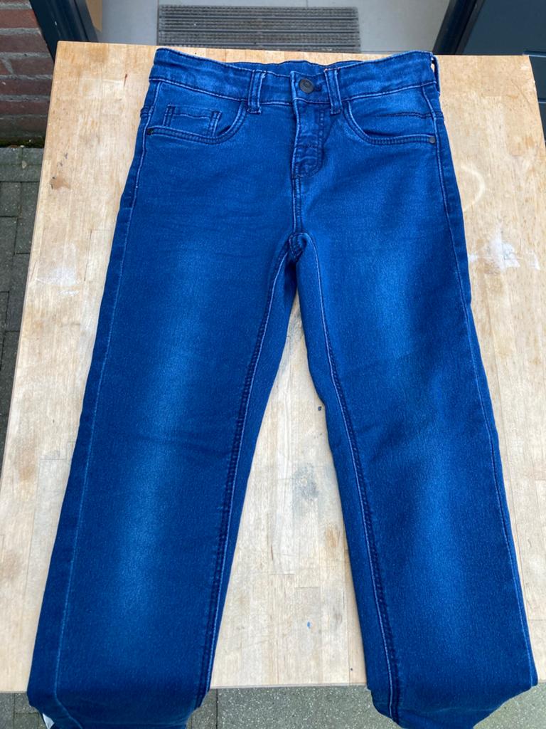 Hema skinny spijkerbroek maat 128, Kinderen en Baby's, Kinderkleding | Maat 128, Ophalen of Verzenden, Zo goed als nieuw, Jongen