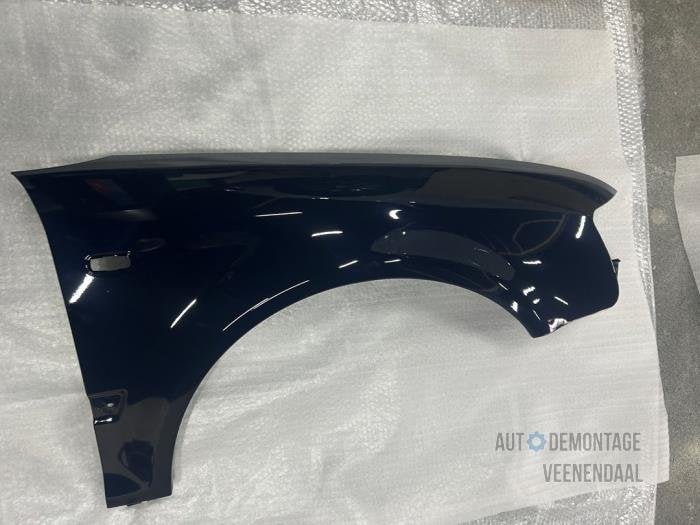 Scherm rechts-voor van een Audi A4 (LY5K), -, -, Nieuw, -