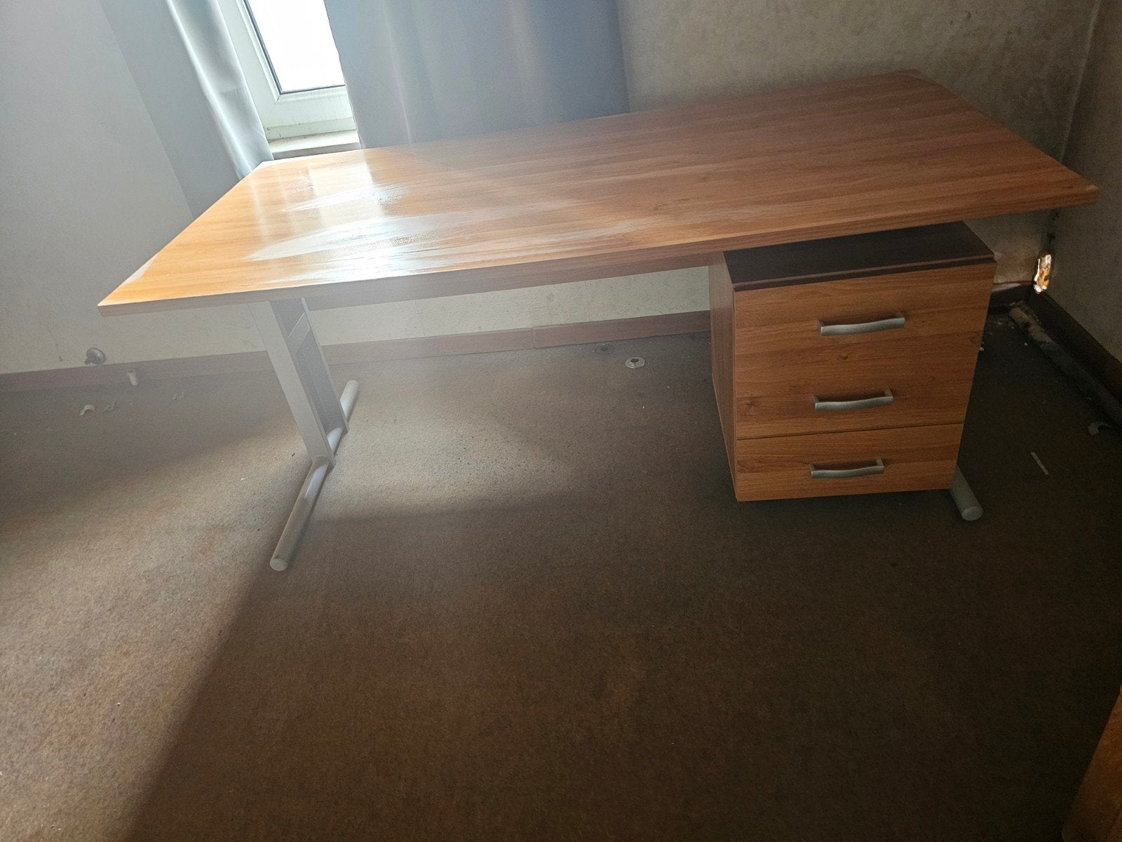 Houten bureau met ladeblok - Ideaal voor thuiskantoor, Ophalen, Met lades, Gebruikt, Hout
