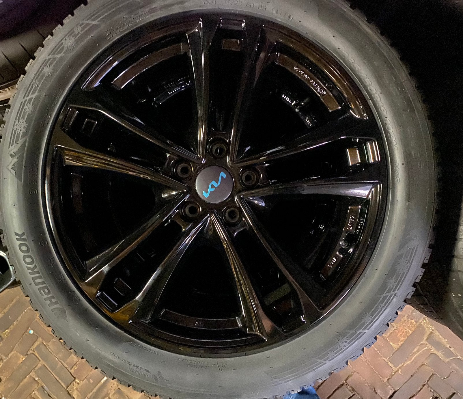 NIEUWE 19” Kia sportage PHEV velgen + 235/50R19 winterbanden, 19 inch, Banden en Velgen, Nieuw, 235 mm