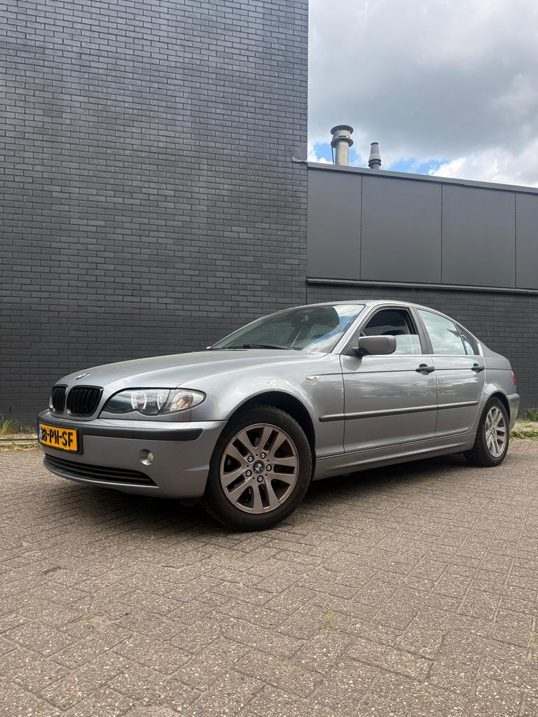 BMW 3-Serie E46 316 Automaat 2004 Grijs, Achterwielaandrijving, 4 cilinders, 1796 cc, Origineel Nederlands
