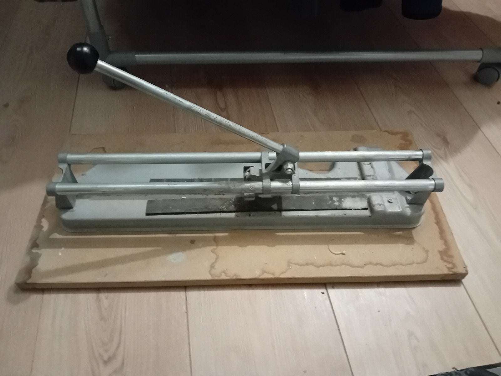 Tegelsnijder - Handig gereedschap voor tegelwerk, Ophalen of Verzenden, Gebruikt