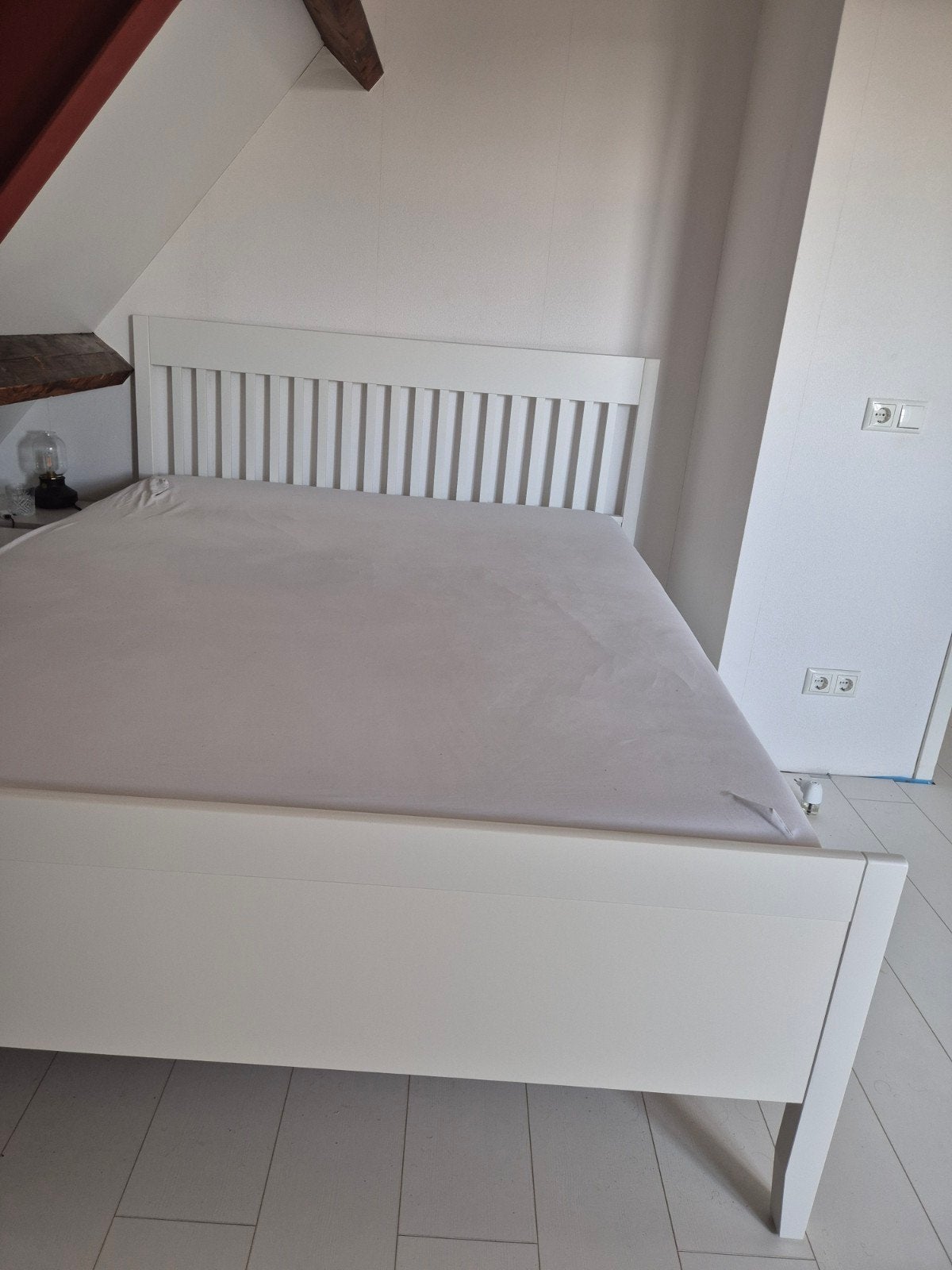 IKEA Bed (1 jaar oud) inclusief matras - 210x170cm, Ophalen, Tweepersoons, Zo goed als nieuw, Overige maten
