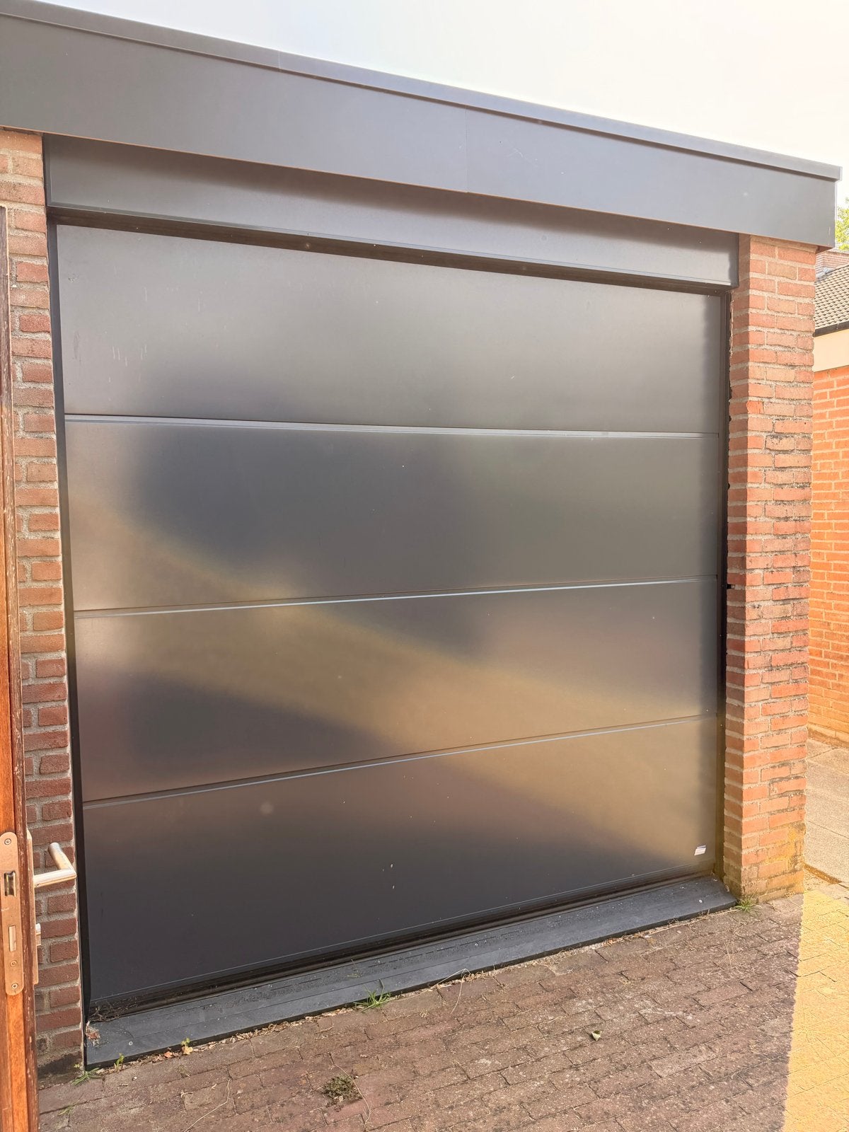 Elektrische sectionaal garagedeur 240x237 cm incl. motor Ant, Ophalen, Garagedeur, Zo goed als nieuw, Metaal