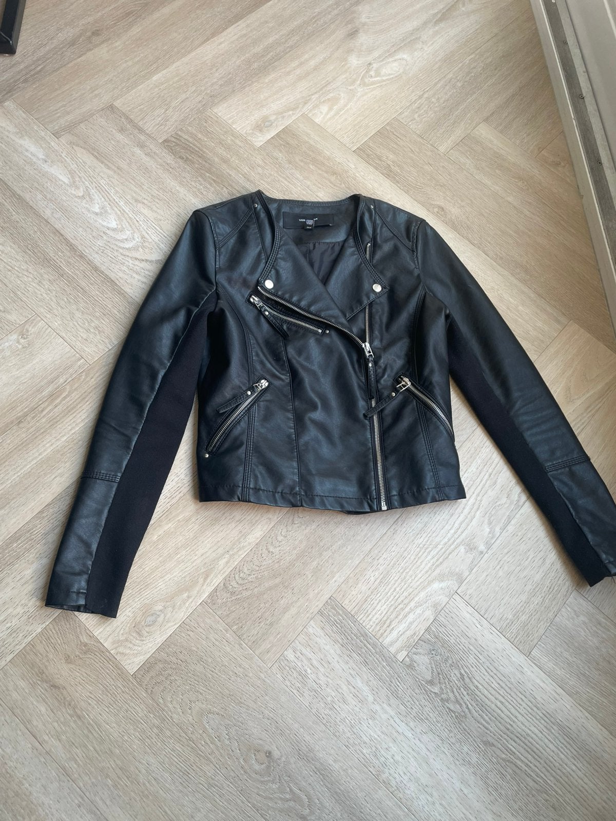 Jasje, Verzenden, Zo goed als nieuw, Maat 36 (S), Zwart