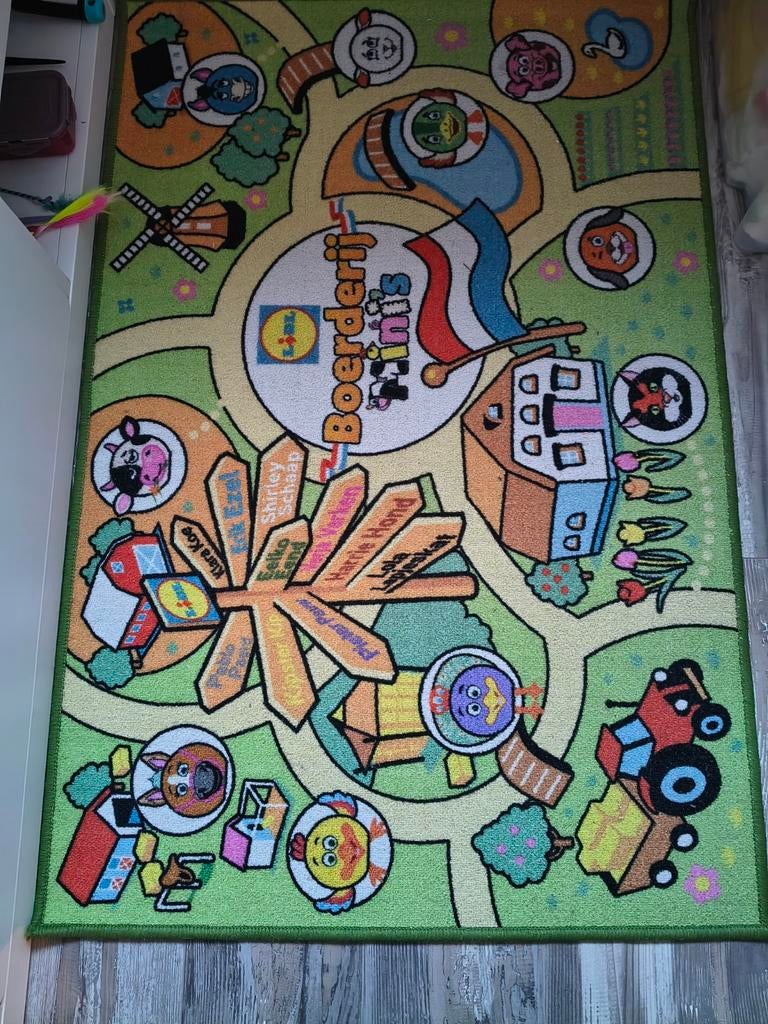 2 vloerkleden kinderkamer 180x60 cm, Ophalen, Gebruikt, Rechthoekig, 200 cm of meer