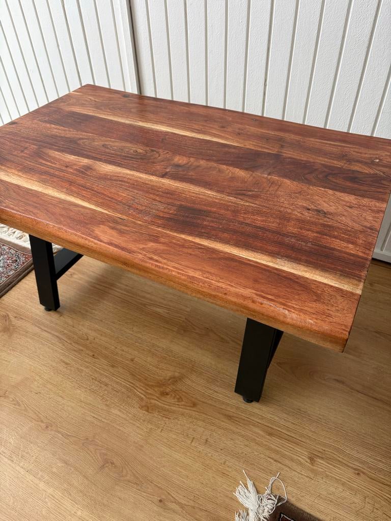 Salon tafel 90x60 - Massief houten blad met metalen poten, Zo goed als nieuw, Rechthoekig, Overige houtsoorten, 50 tot 100 cm
