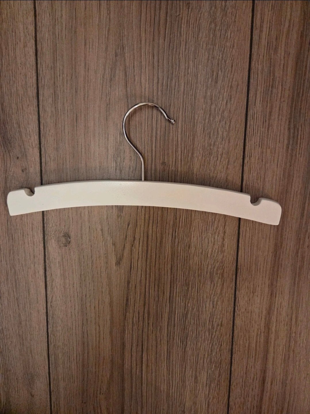 37 stuks Witte Houten baby kledinghangers - Zo goed als nieu, Ophalen of Verzenden, Zo goed als nieuw, Hout, Kinderen en Volwassenen