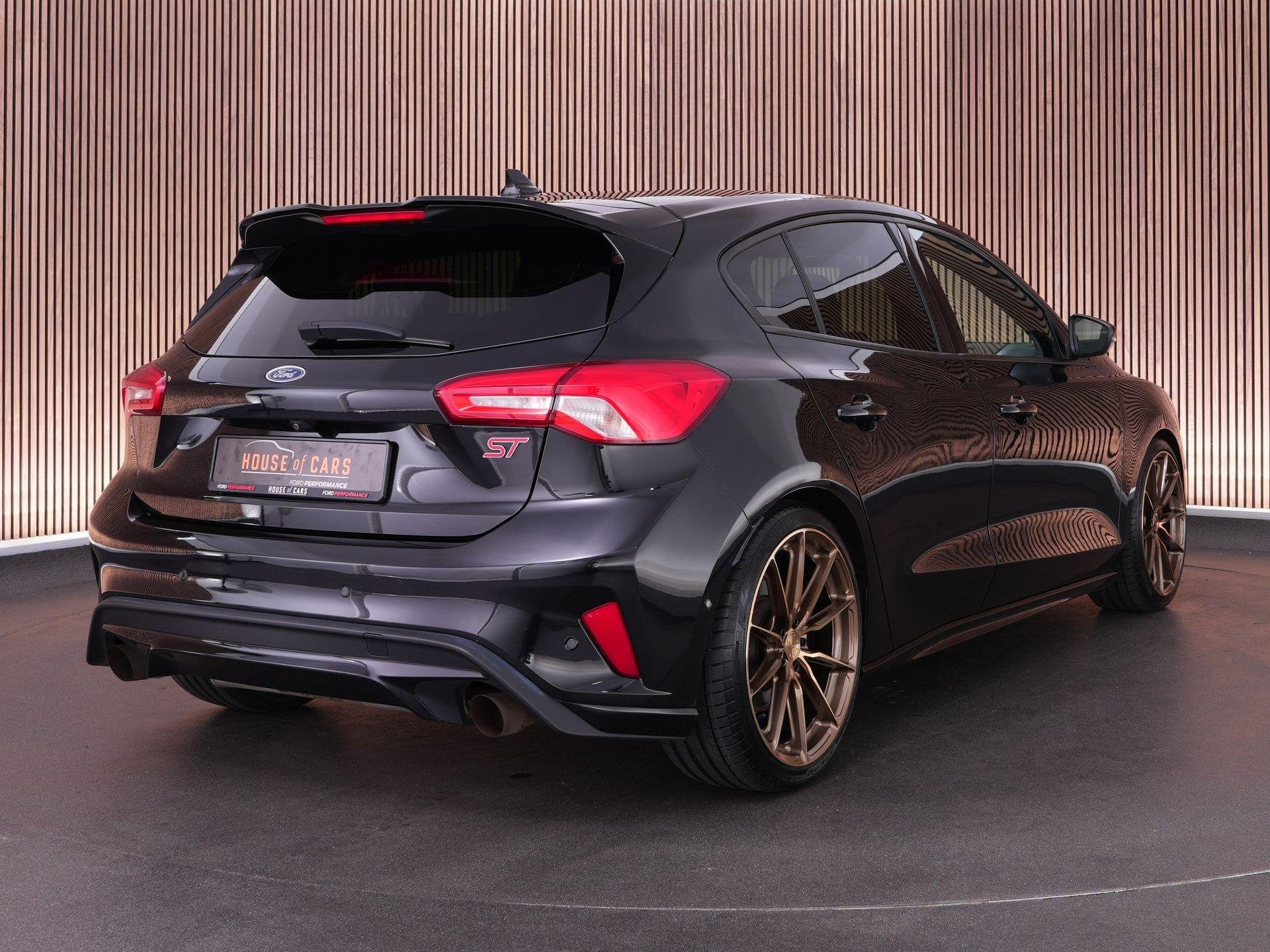 Ford Focus ST-3 AUTOMAAT 2.3 280pk PERFORMANCE PACK |track-m, Gebruikt, 4 cilinders, Bedrijf, 1600 kg
