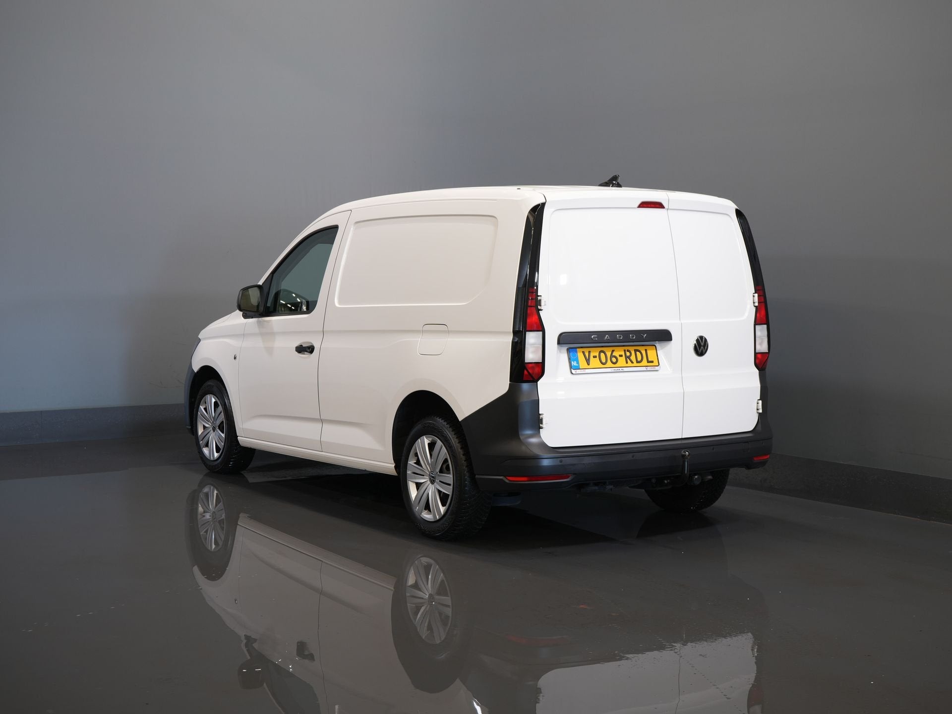 Volkswagen Caddy Cargo 2.0 TDI 100 pk Carplay/ Airco/ Navi/, Voorwielaandrijving, Gebruikt, 4 cilinders, Wit