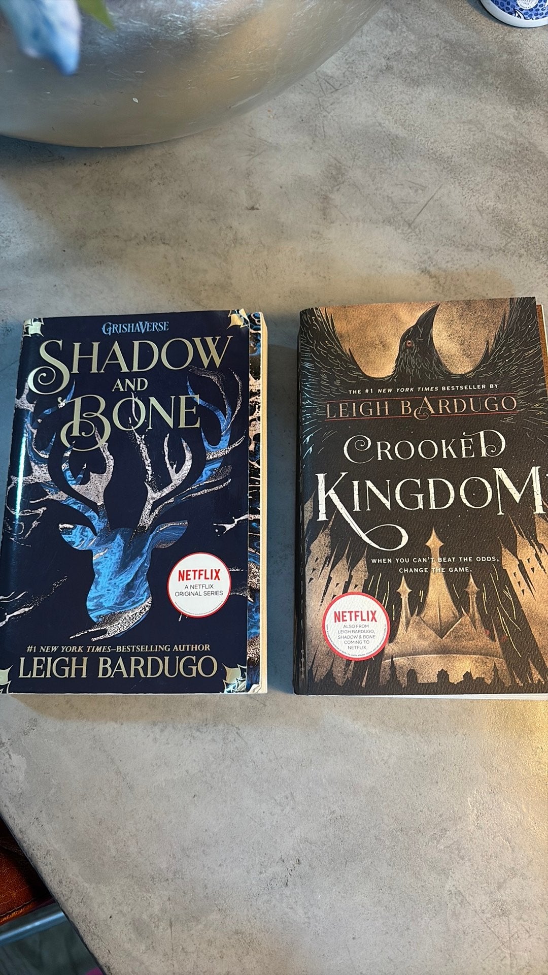 2x Leigh Bardugo (Engels talig), Ophalen of Verzenden, Zo goed als nieuw