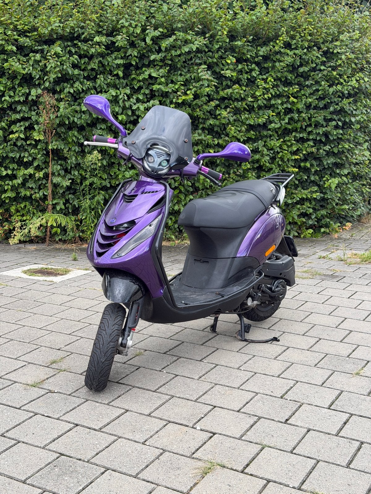 Piaggio zip 2000 sp uitgevoerd 80cc FULL OPTION, Fietsen en Brommers, Ophalen of Verzenden, Zo goed als nieuw, Benzine, Zip