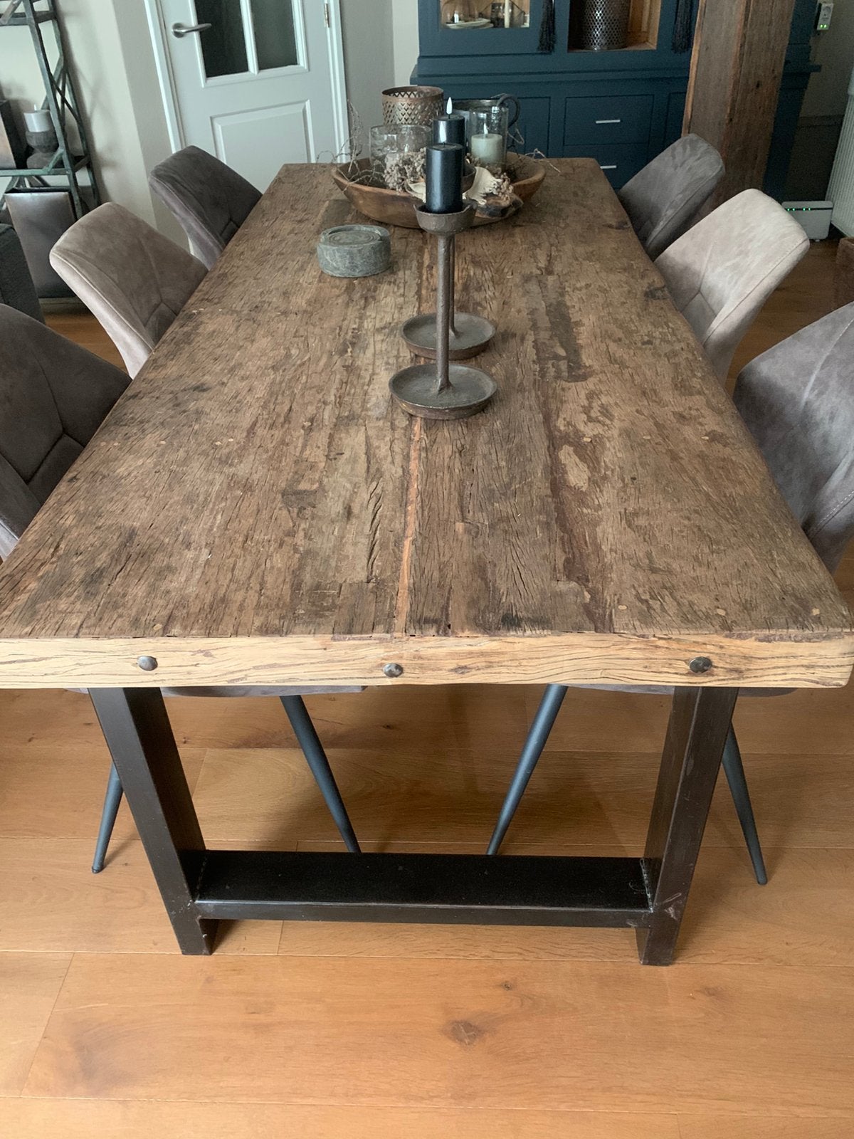 Robuuste eettafel, Huis en Inrichting, Complete eetkamers, Ophalen, Zo goed als nieuw, Landelijk, 8 stoelen of meer