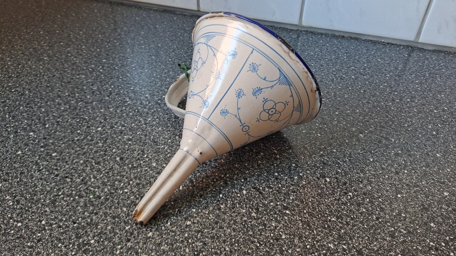 Vintage Emaille Trechter met Blauw Saks / Zwiebelmuster, Antiek en Kunst, Ophalen of Verzenden