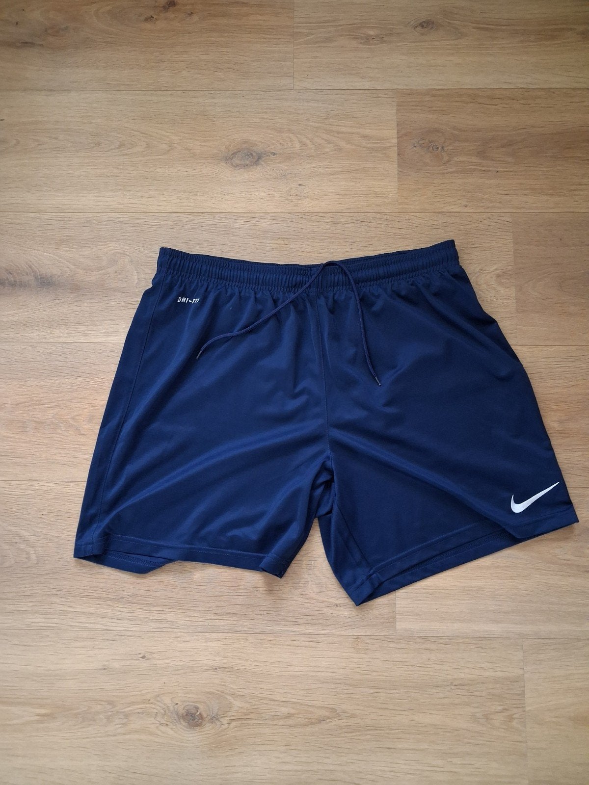 Nike korte broek - Donkerblauw - Maat L - Zo goed als nieuw, Maat 52/54 (L), Fitness, Blauw, Nike
