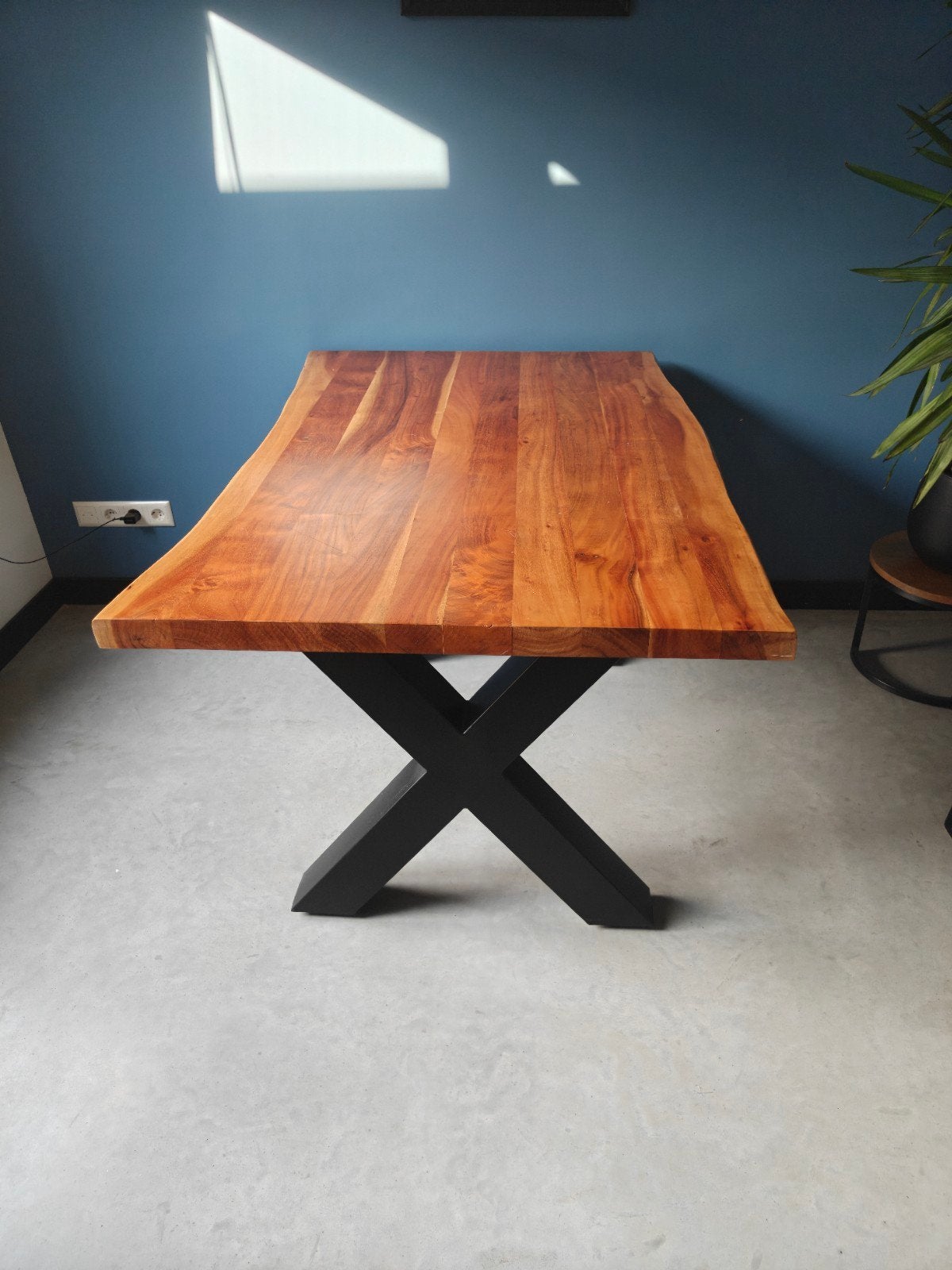 Massief Eiken Boomstamtafel 140 cm - Zwarte stalen X-poot, Ophalen, Gebruikt, Rechthoekig, 100 tot 150 cm