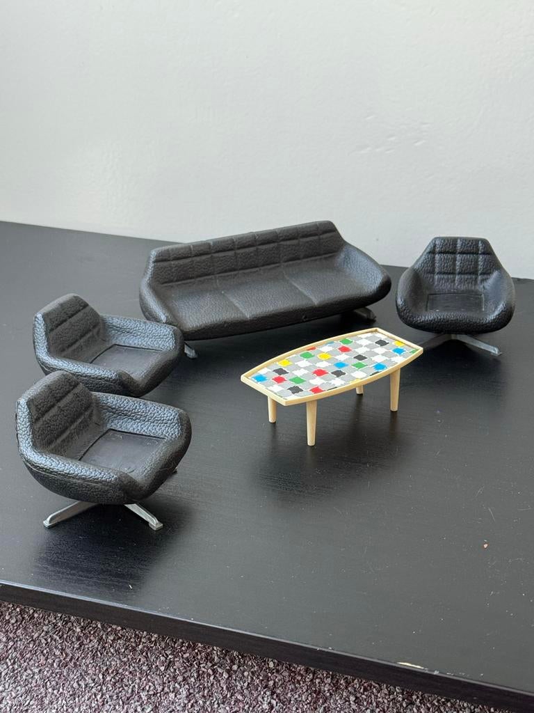 Poppenhuis zithoek salontafel en dressoir Crailsheimer, Kinderen en Baby's, Speelgoed | Poppenhuizen, Gebruikt, Toebehoren, Ophalen of Verzenden