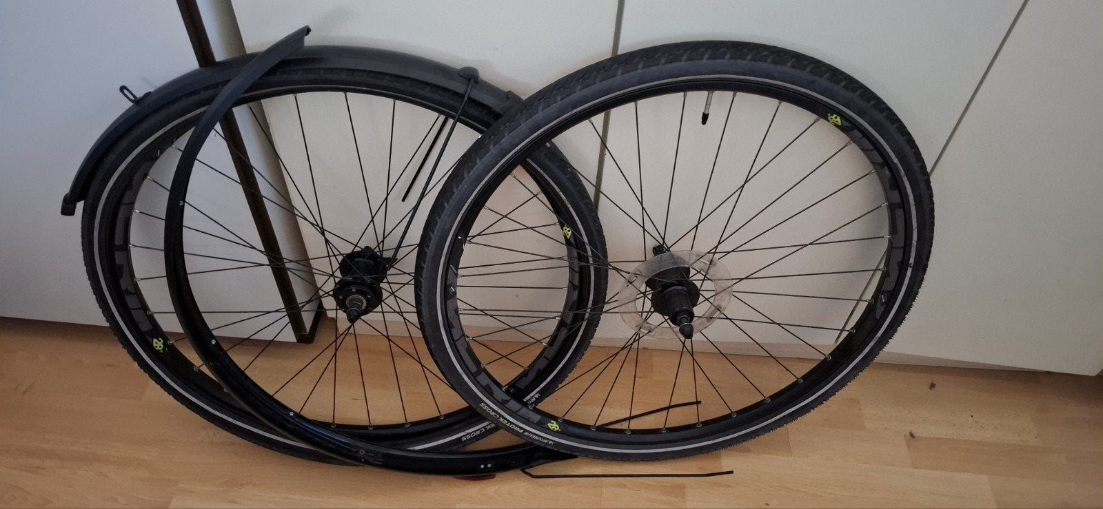 28 inch Haibike voor- en achterwiel met spatborden, Fietsen en Brommers, Ophalen of Verzenden, Zo goed als nieuw, Haibike, Elektrische fiets