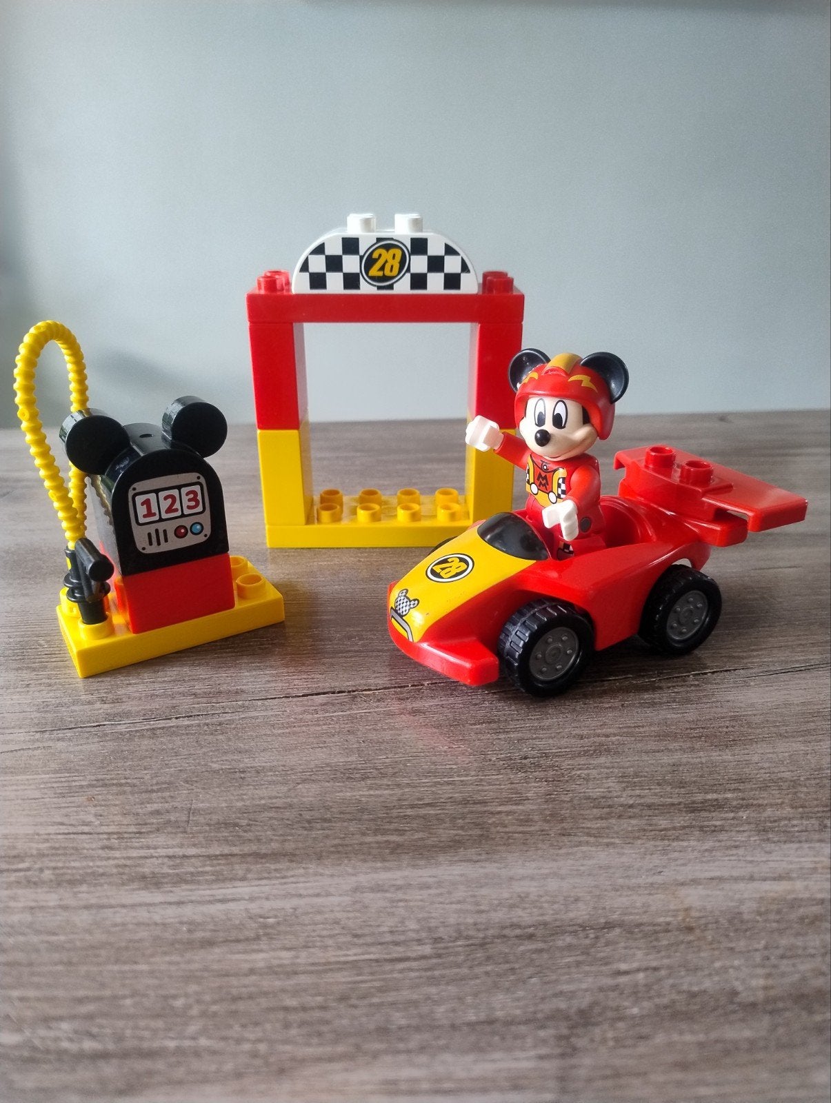 Duplo race auto Mickey, Ophalen, Zo goed als nieuw, Complete set, Duplo