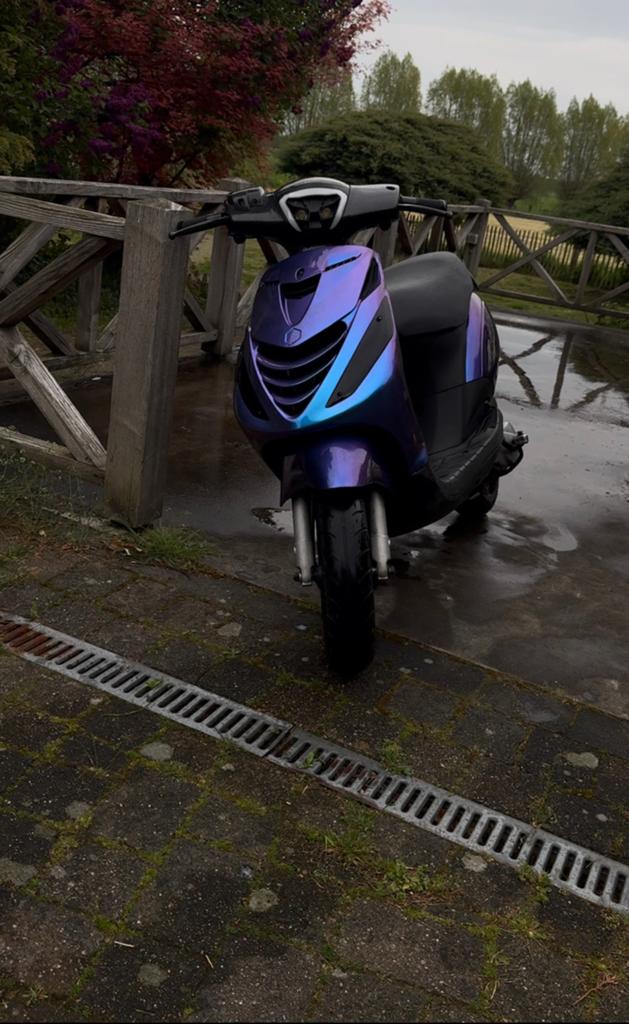 Piaggio zip 70cc, Fietsen en Brommers, Scooters | Piaggio, Ophalen of Verzenden, Zo goed als nieuw, Tweetakt, Zip