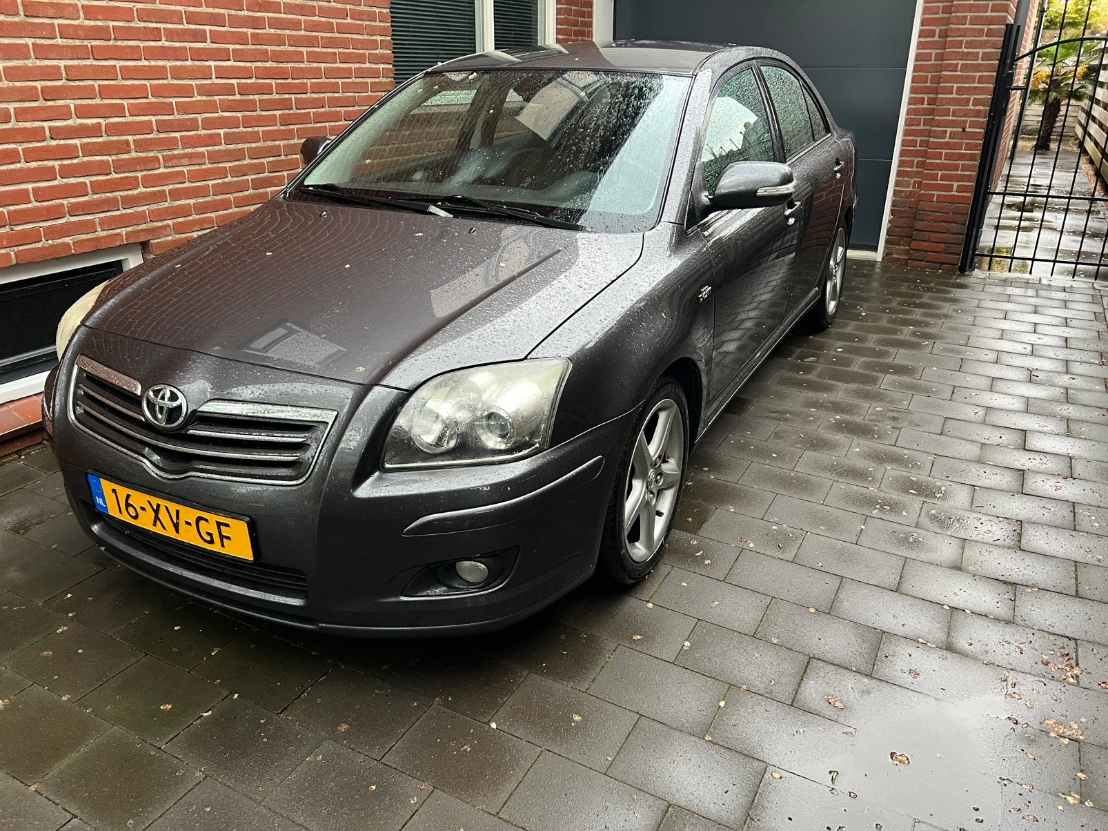 Toyota Avensis 2.2 D-4d D-cat Sedan 2007 Grijs, Voorwielaandrijving, Avensis, 4 cilinders, 1435 kg