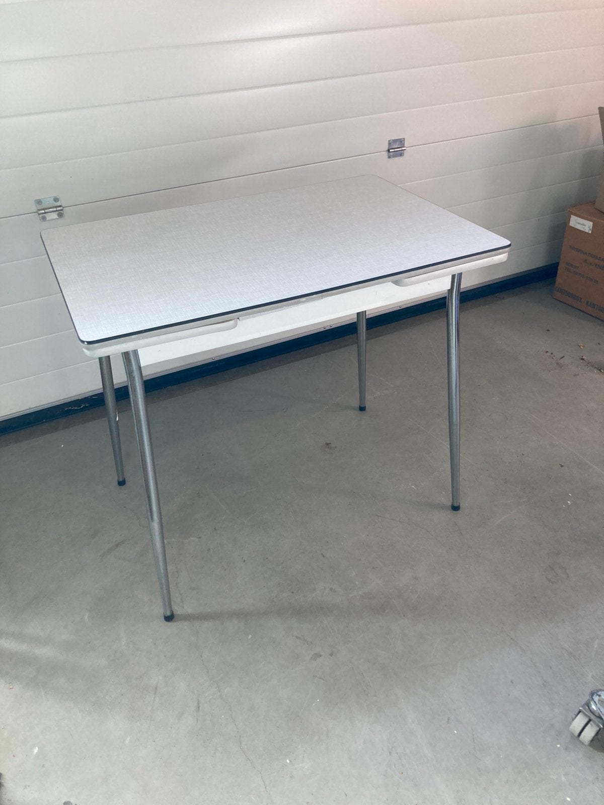 Retro keukentafeltje formica blad uitschuifbaar, Huis en Inrichting, Tafels | Eettafels, Ophalen, Zo goed als nieuw, Rechthoekig