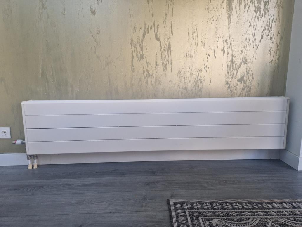 Radiator wandconvector thermostaatkraan 200 x 40,5 x 12,5, Doe-het-zelf en Verbouw, Ophalen, 30 tot 80 cm, Gebruikt, Radiator