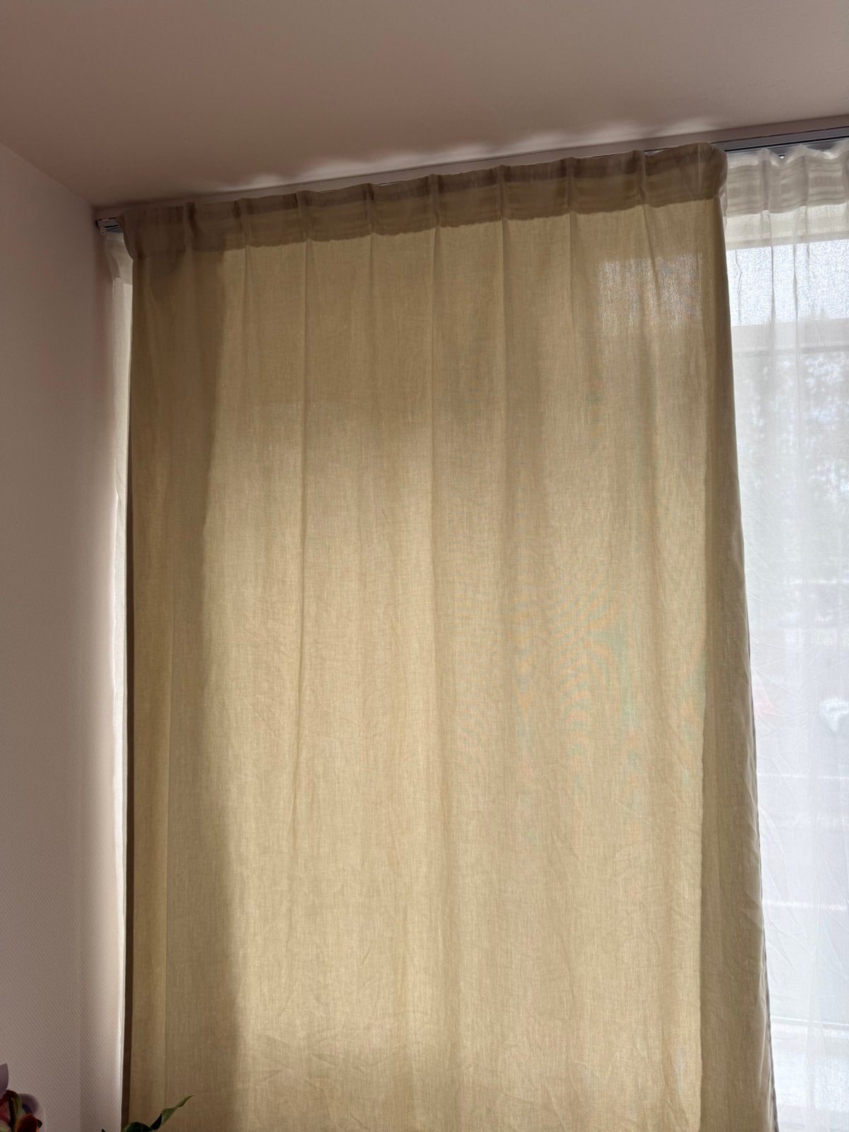 8 x Ikea Ginstmott gordijn beige met plooiband 1.45 x 2.30, Met haken, 145 cm, Ophalen of Verzenden, Zo goed als nieuw