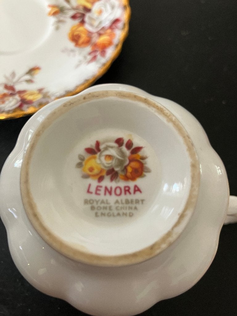 Royal Albert Lenora Kop en Schotel, Ophalen