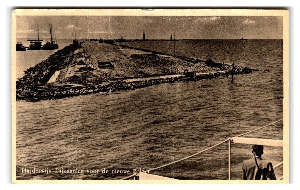 Harderwijk, Dijkaanleg voor de nieuwe Polder - Opruimingsk., Ophalen of Verzenden, 1940 tot 1960, Gelopen, Gelderland