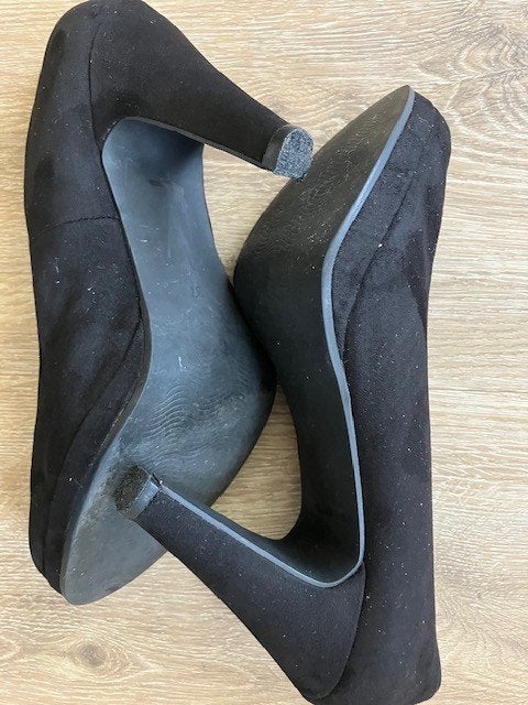 Nelson pumps maat 37 zwart suede heels, Pumps, Zwart, Ophalen of Verzenden, Zo goed als nieuw