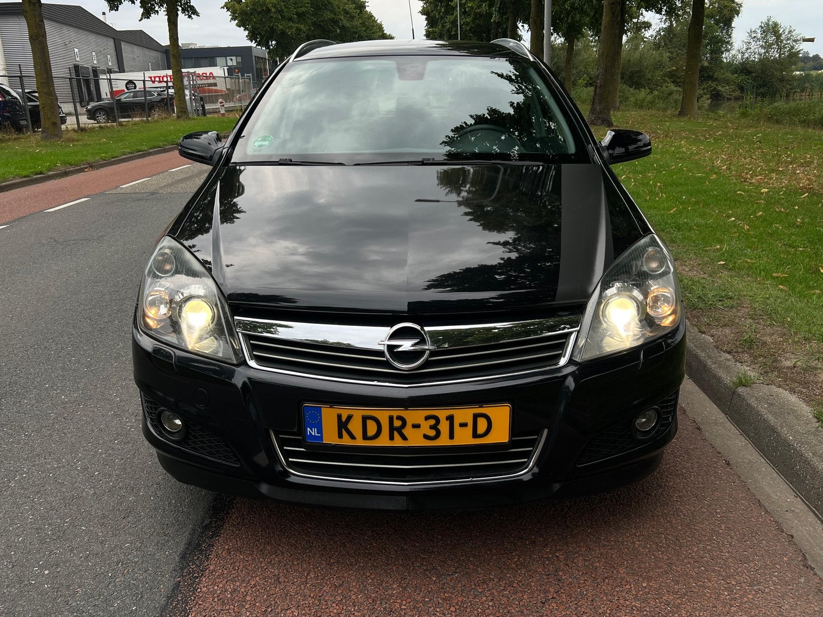 Opel Astra 1.8 Cosmo Xenon-Automaat-Bom vol, Zwart, 4 cilinders, 1796 cc, Zwart