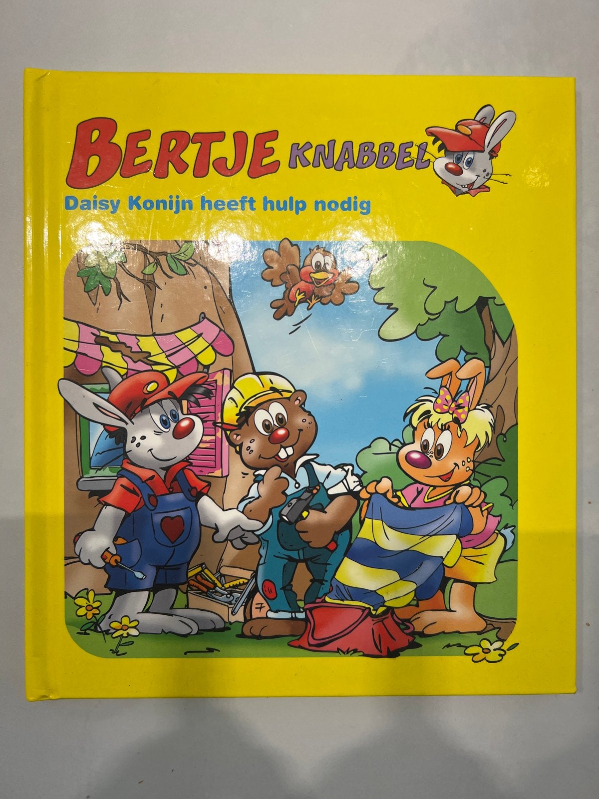 Bertje Knabbel - Daisy Konijn heeft hulp nodig, Boeken, Ophalen of Verzenden, Zo goed als nieuw, 2 tot 3 jaar