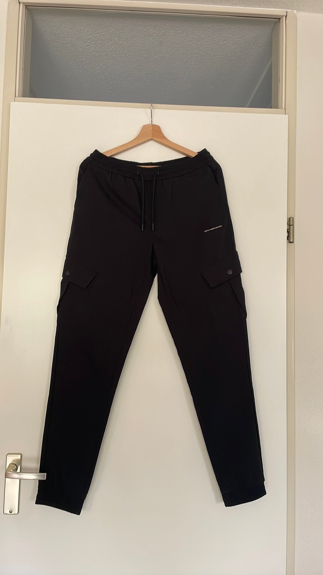 Zwarte cargo broek Maat M Daily aesthetikz, Ophalen of Verzenden, Gedragen, Maat 48/50 (M), Zwart