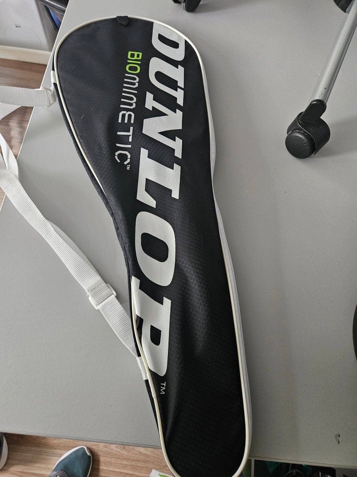 Dunlop Biomimetic Squash Racket met hoes, Sport en Fitness, Ophalen of Verzenden, Zo goed als nieuw, Racket, Met hoes
