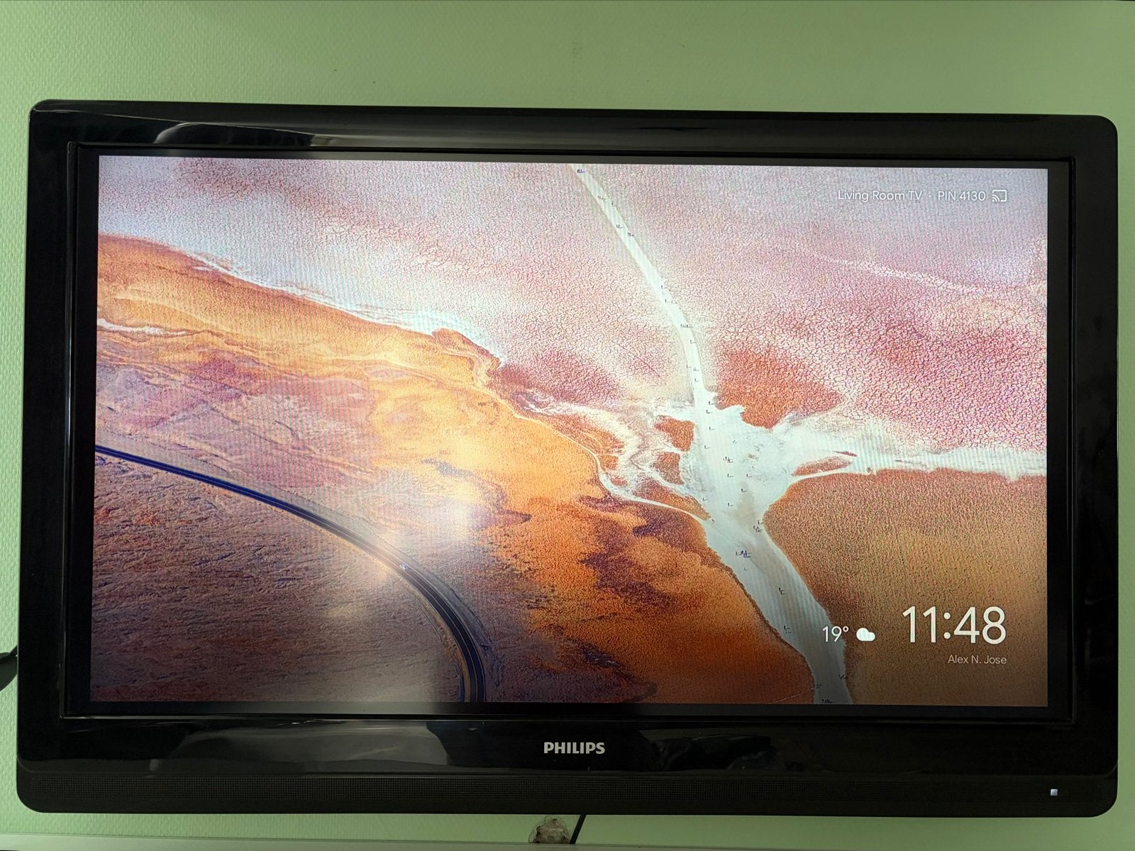 Philips TV met wandbeugel en universele afstandsbediening, Ophalen, Philips, Gebruikt, 50 Hz