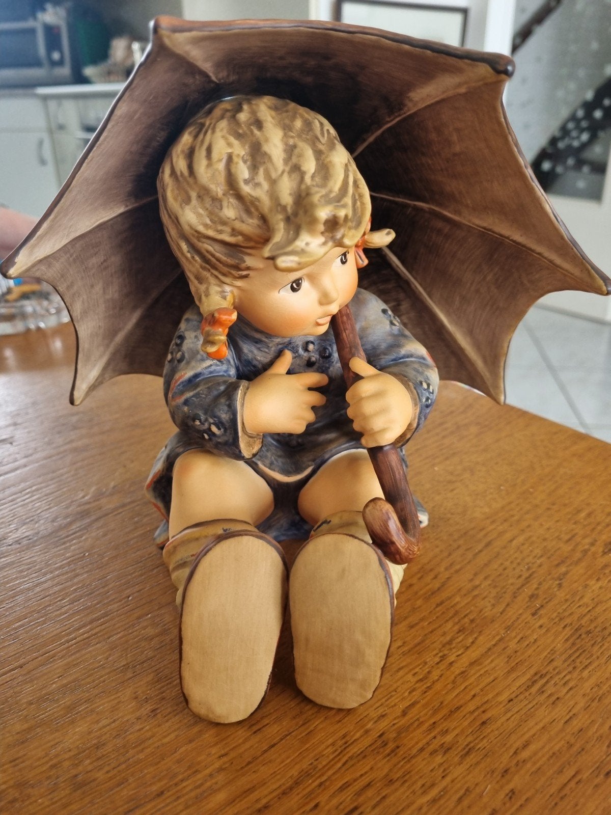 Vintage Hummel beeldje 'Umbrella Girl' - Goebel, Ophalen of Verzenden, Zo goed als nieuw, Hummel