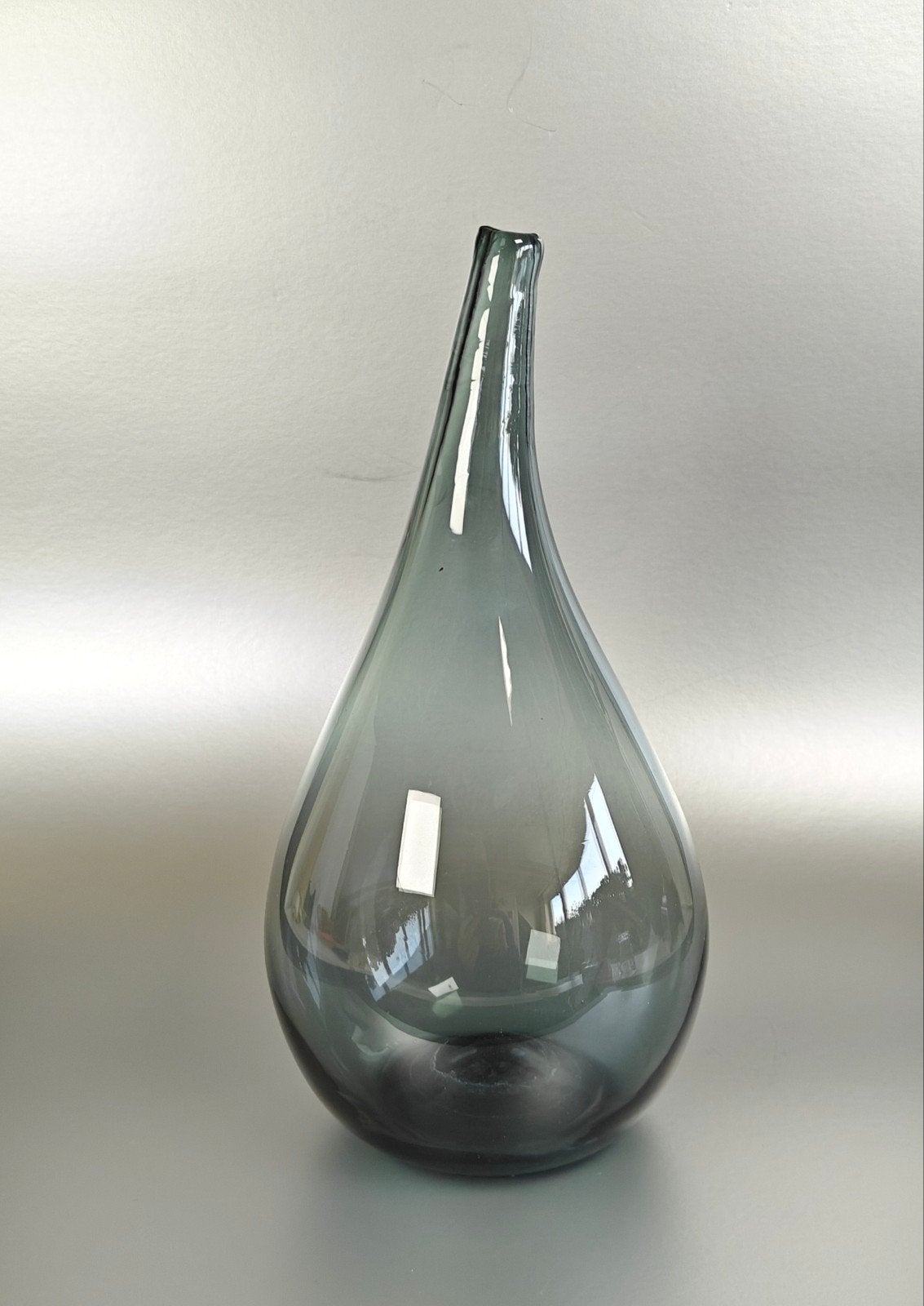 Mondgeblazen antraciet kleurige vaas. Design. Vintage, Ophalen of Verzenden, Grijs, Glas