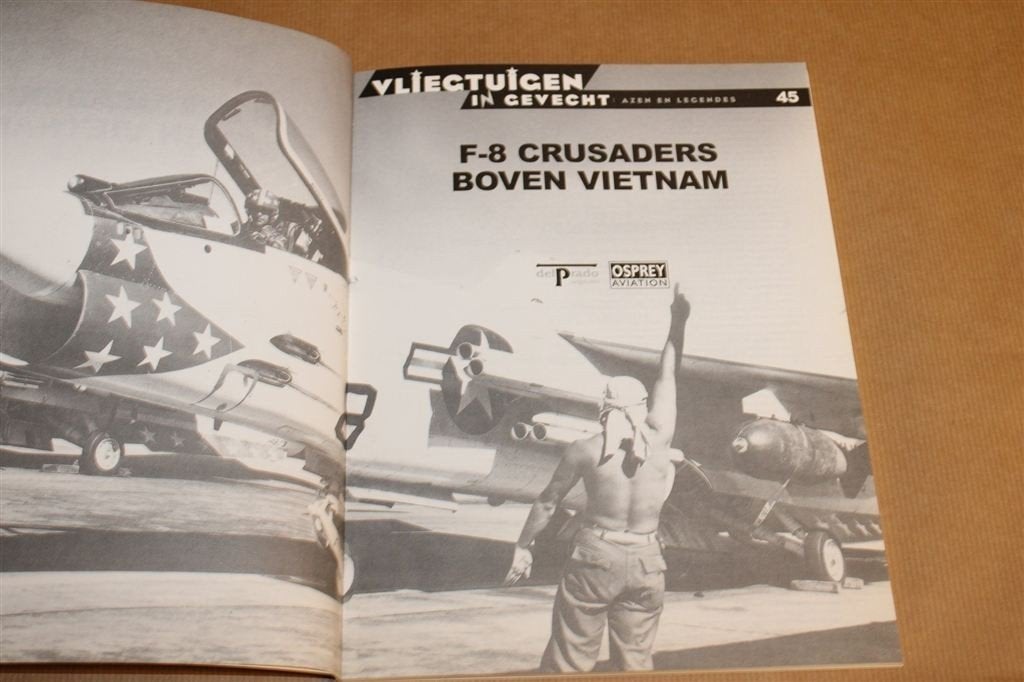 F-8 Crusaders boven Vietnam — Gevechtsvliegtuigen & Tactiek, Gebruikt, Schaalmodel, -, -